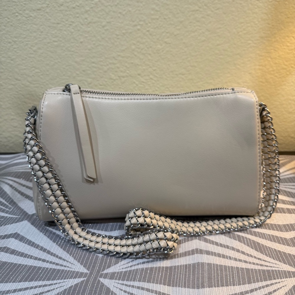 Cream Chain Shoulder Bag